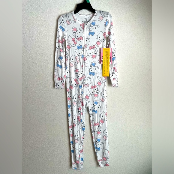 Hello Kitty White Pajama Onesie with Pink and Blue Print Footless size 5T-NWT - Picture 1 of 4